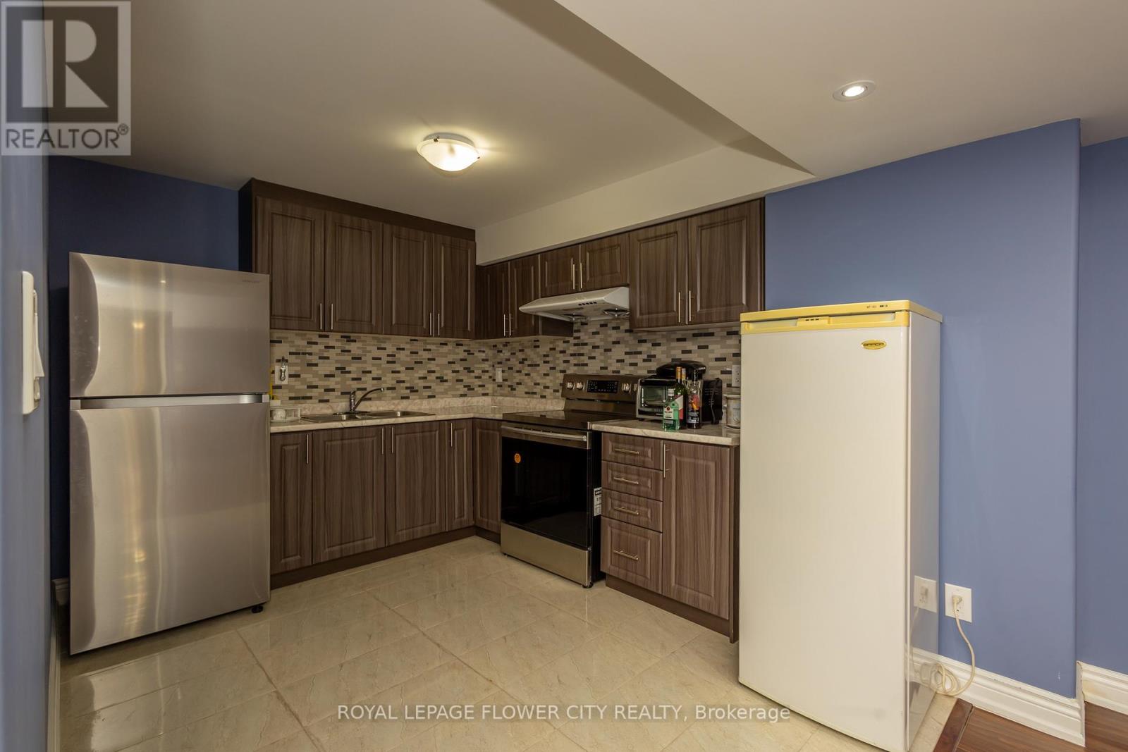 8 Washburn Road, Brampton, Ontario  L6P 3V7 - Photo 40 - W12130155