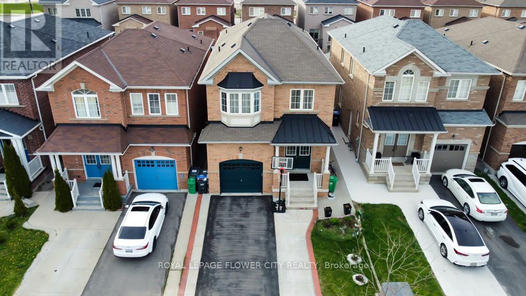 8 WASHBURN ROAD, Brampton, Ontario