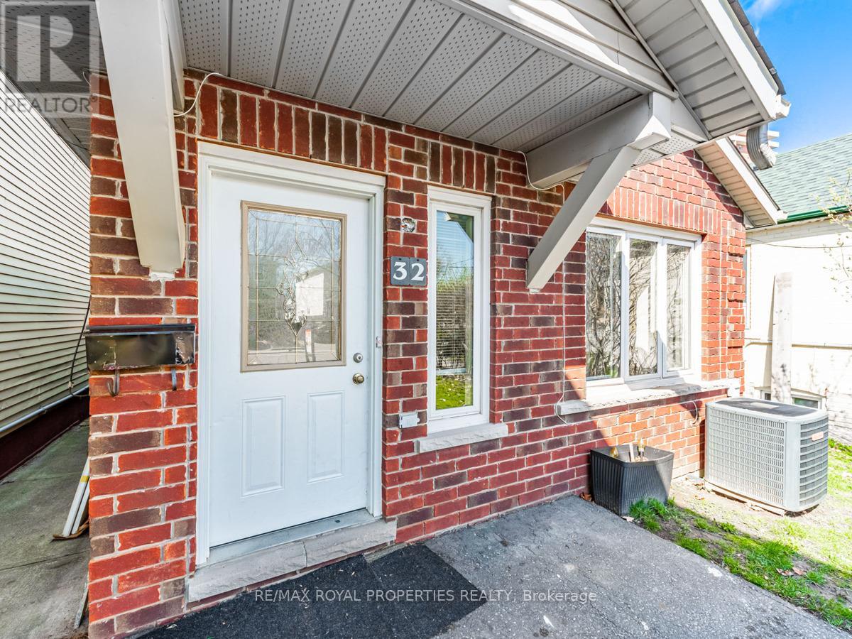 Property at 32 ST DUNSTAN DRIVE image 2