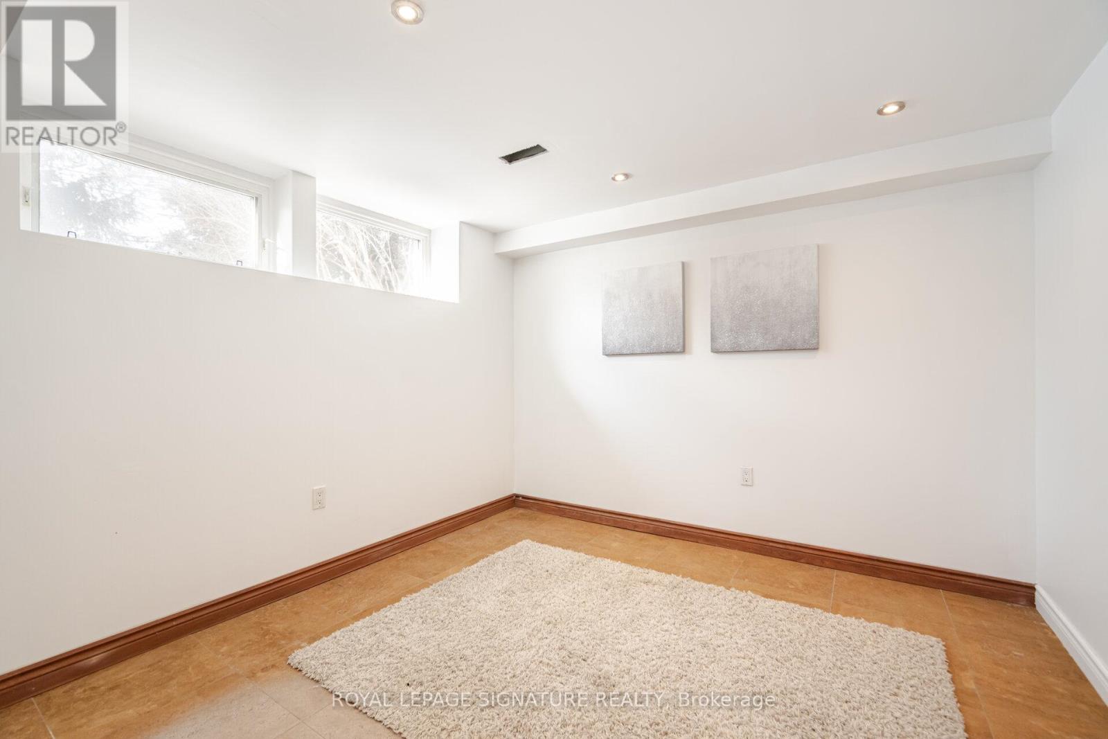 2557 Mindemoya Road, Mississauga, Ontario  L5C 2R1 - Photo 24 - W12130892