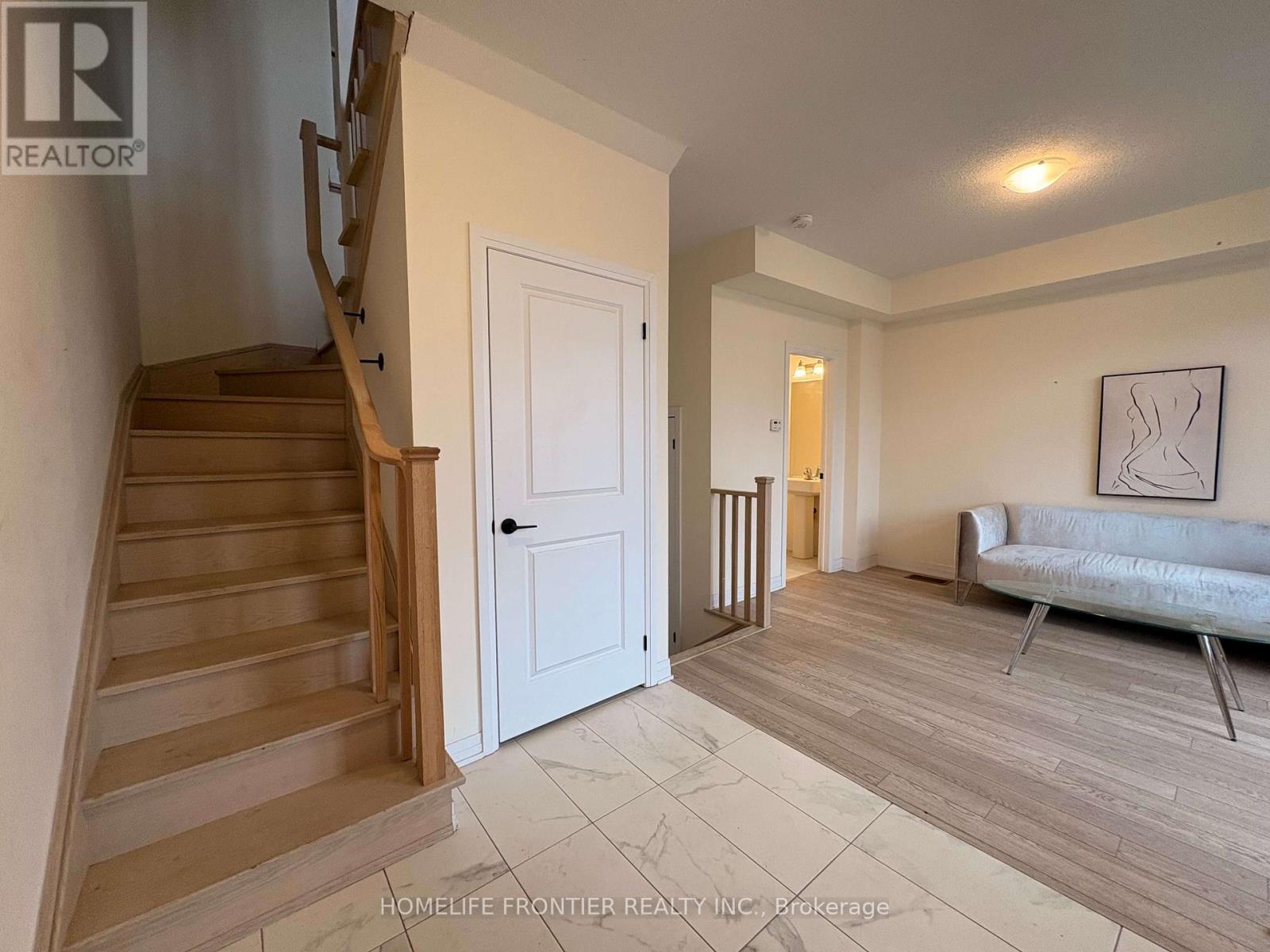 118 - 118 De La Roche Drive N, Vaughan, Ontario  L4H 5A3 - Photo 4 - N12129705