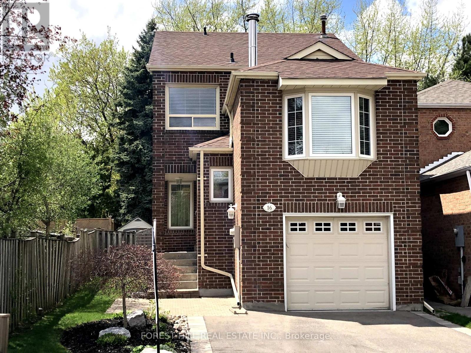 16 LANSBURY COURT, Vaughan, Ontario