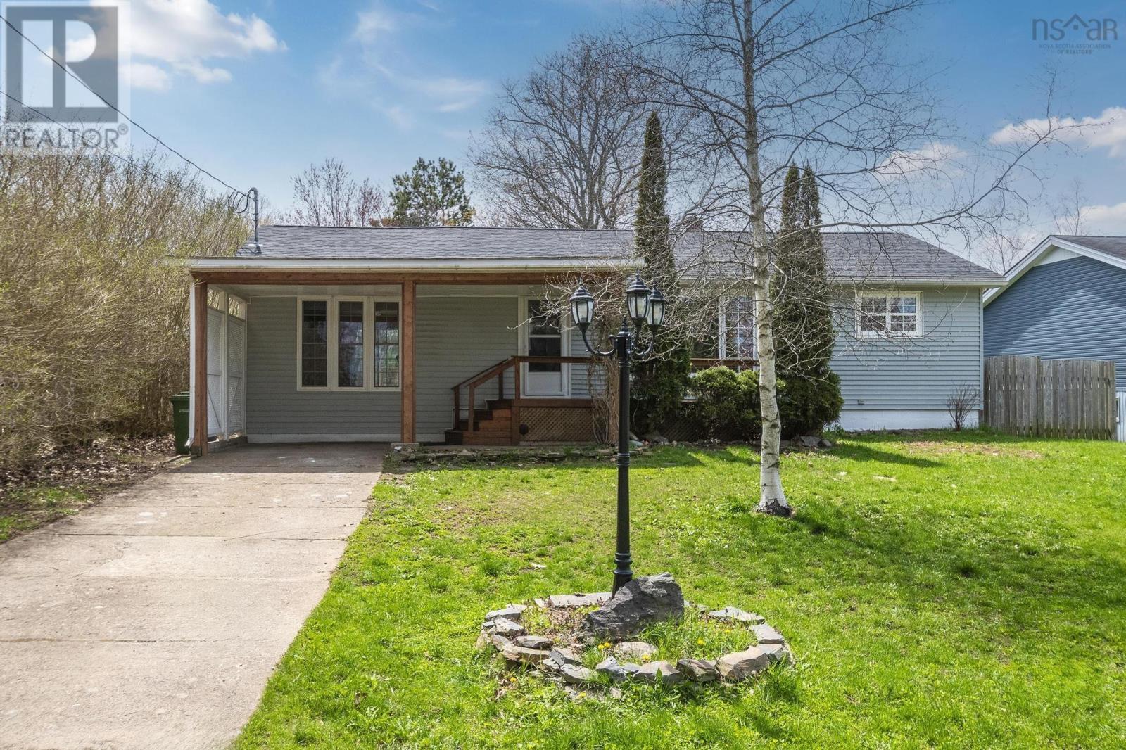Property at 985 Kenwood Avenue image 1