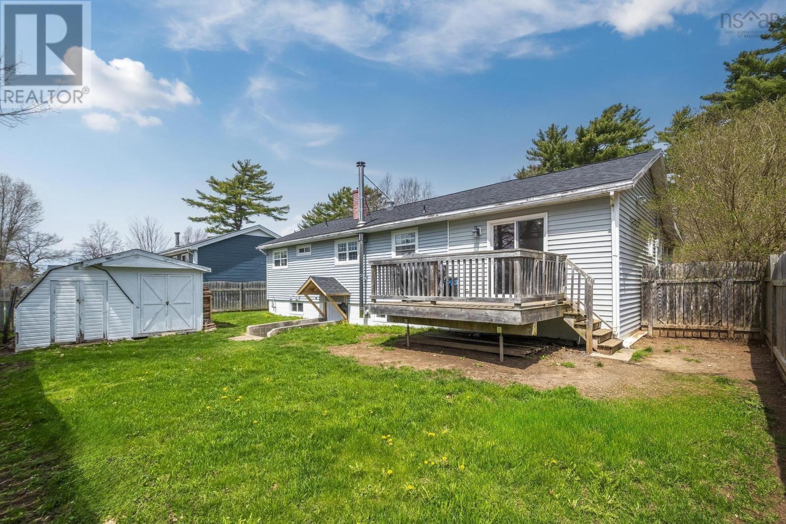 Property at 985 Kenwood Avenue image 3