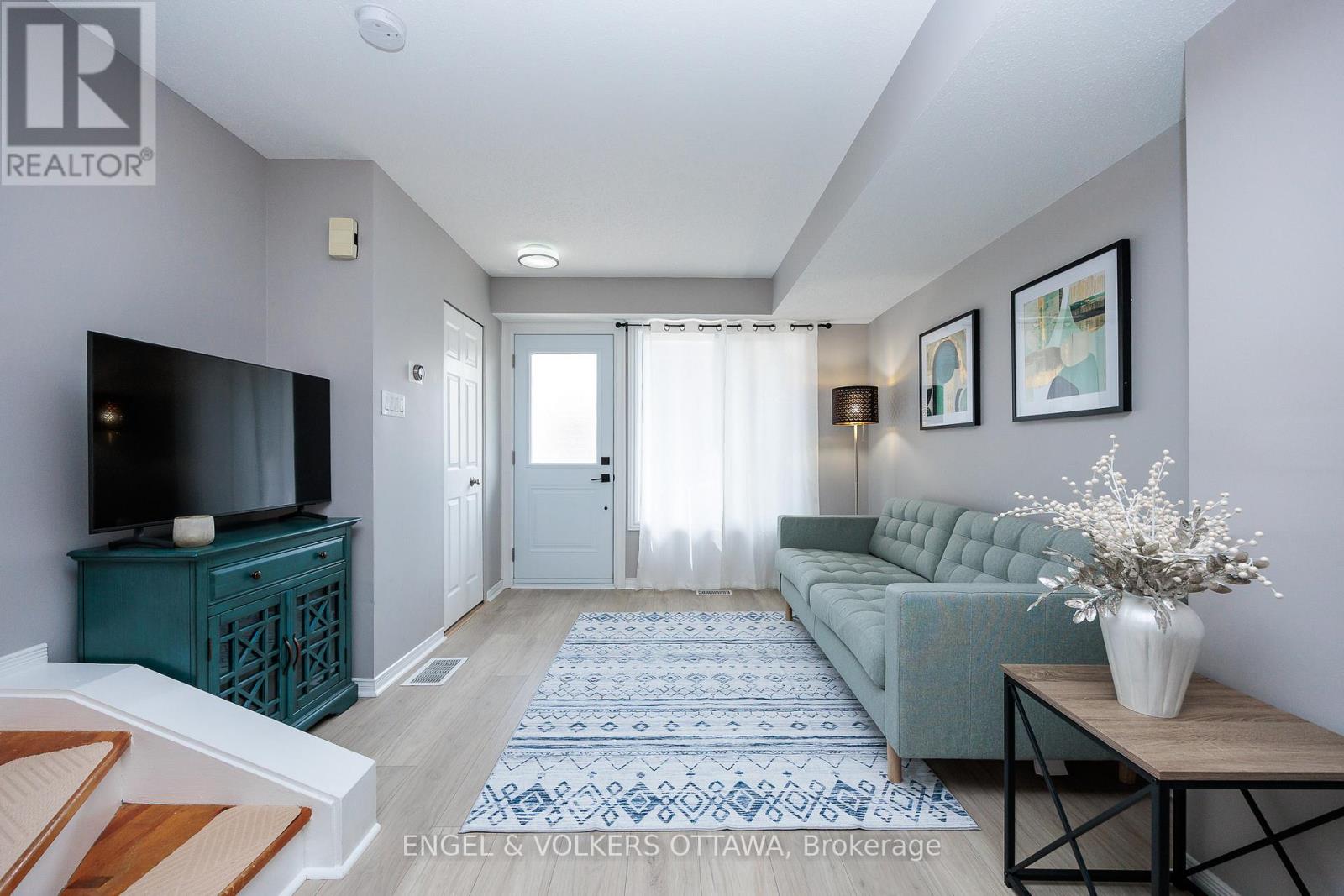 Property at 164 ROCHESTER STREET image 4