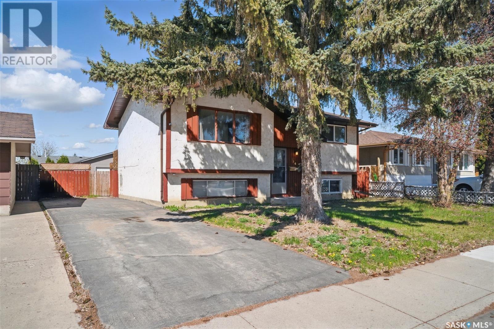 Property at 426 Fisher CRESCENT image 2