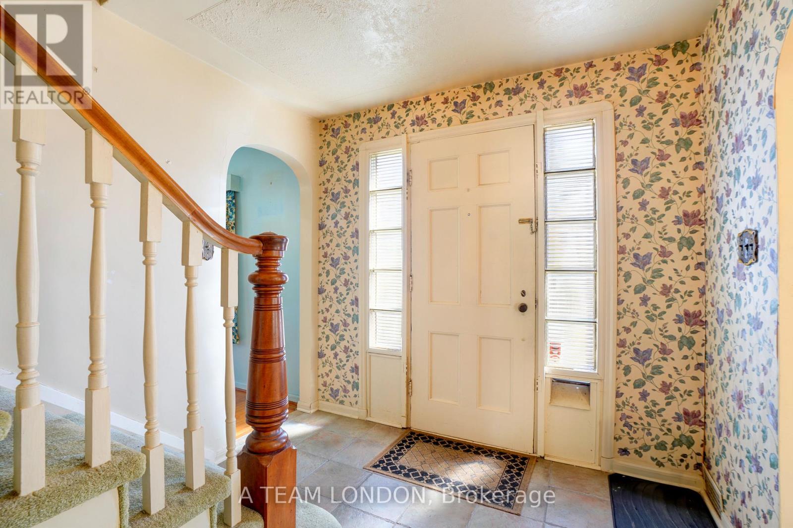 422 Chester Street, London South, Ontario  N6C 2J4 - Photo 7 - X12131142
