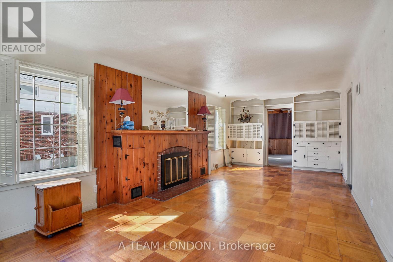 422 Chester Street, London South, Ontario  N6C 2J4 - Photo 9 - X12131142
