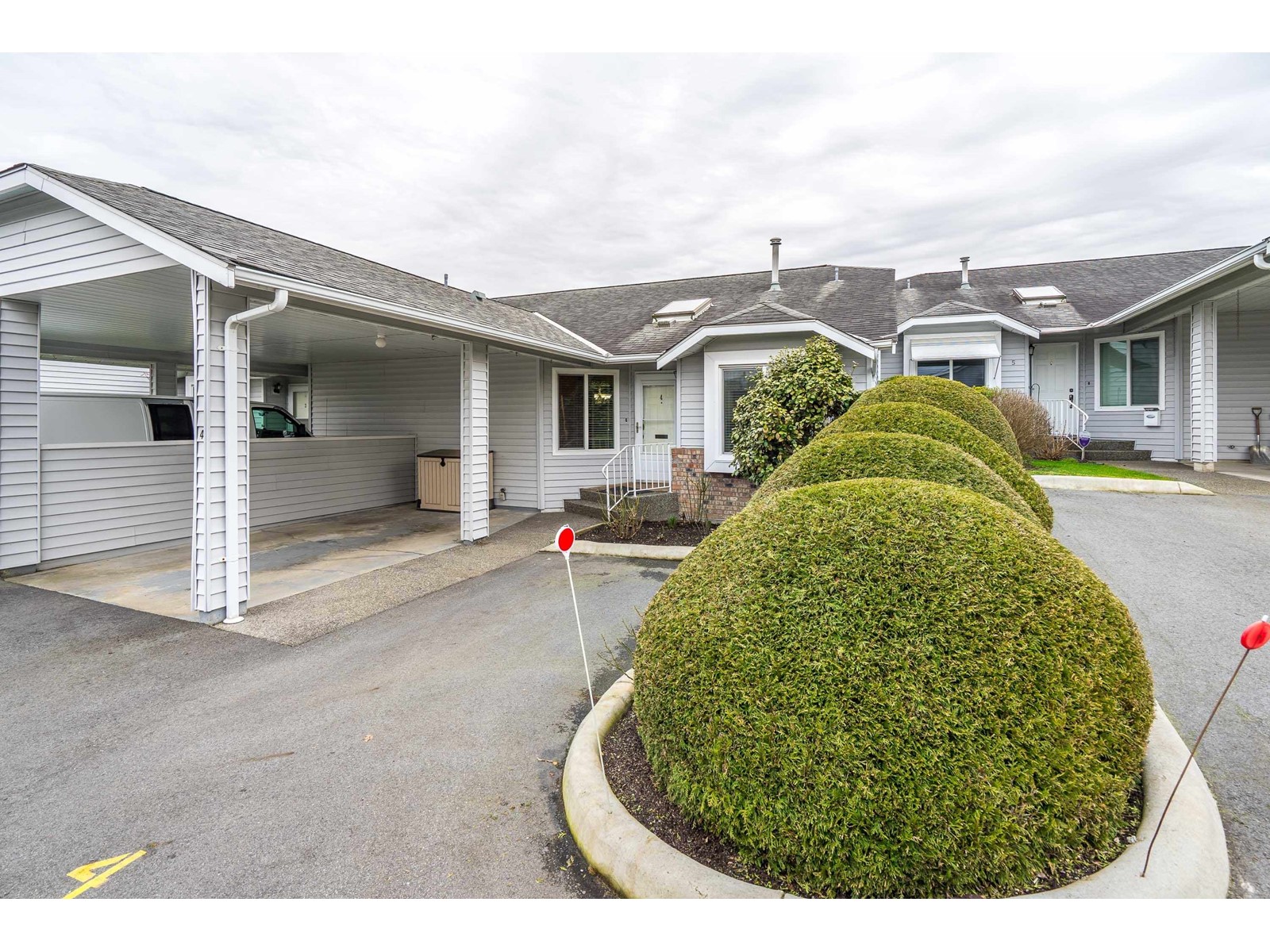4 2989 TRAFALGAR STREET, Abbotsford, British Columbia