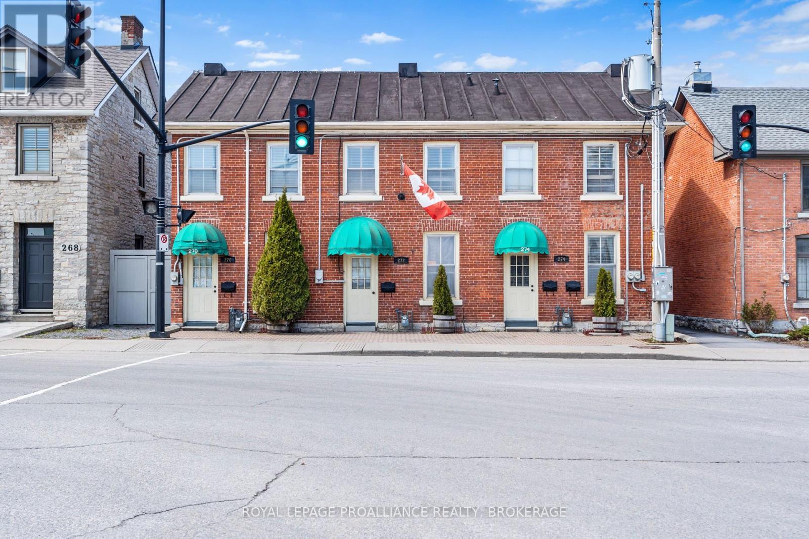 274 Wellington Street, Kingston, Ontario  K7K 2Z1 - Photo 2 - X12128562