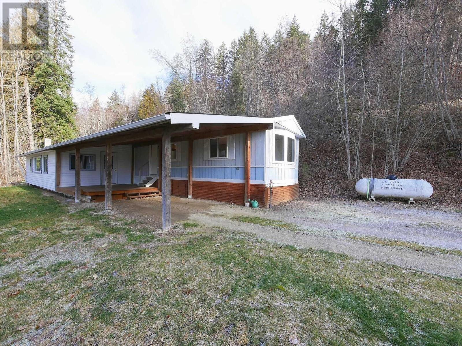 4320 Lower Wynndel Road, Wynndel, British Columbia  V0B 2N1 - Photo 1 - 10346663