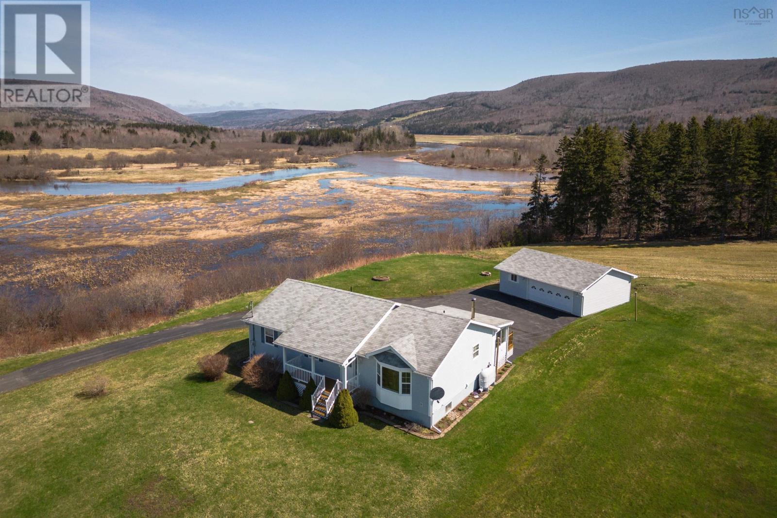 Property at 7966 Cabot Trail Road image 2