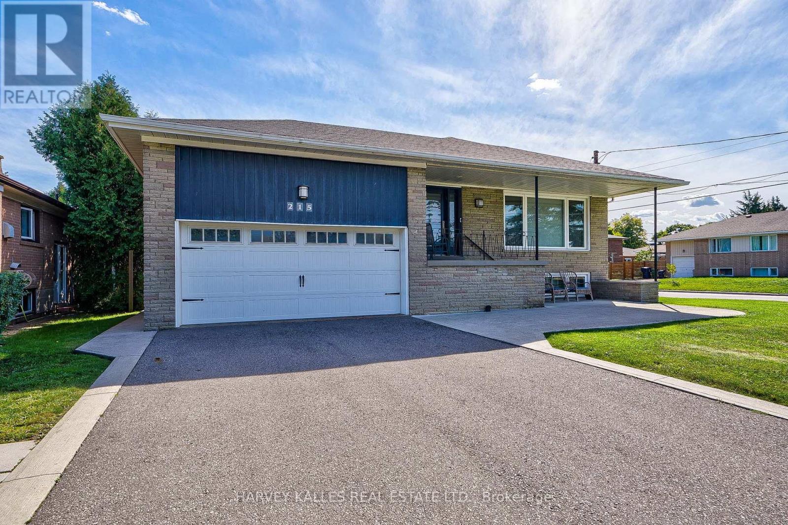 215 SEARLE AVENUE, Toronto, Ontario