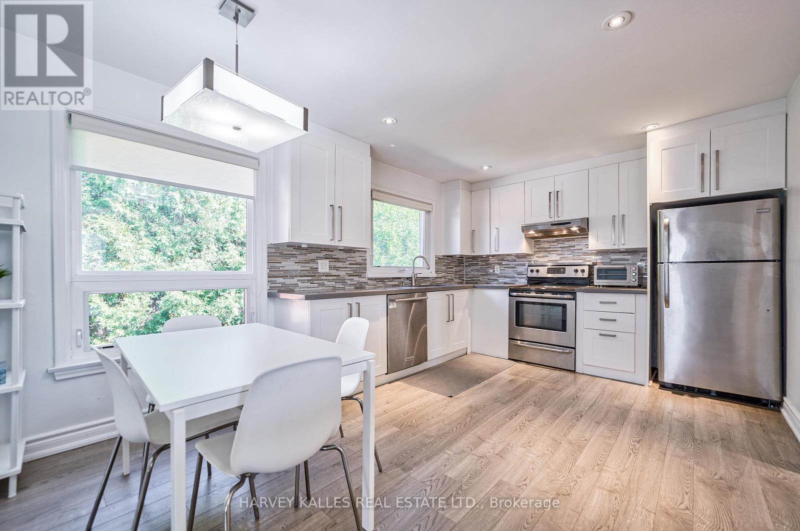 215 Searle Avenue, Toronto, Ontario  M3H 4B6 - Photo 13 - C12131044