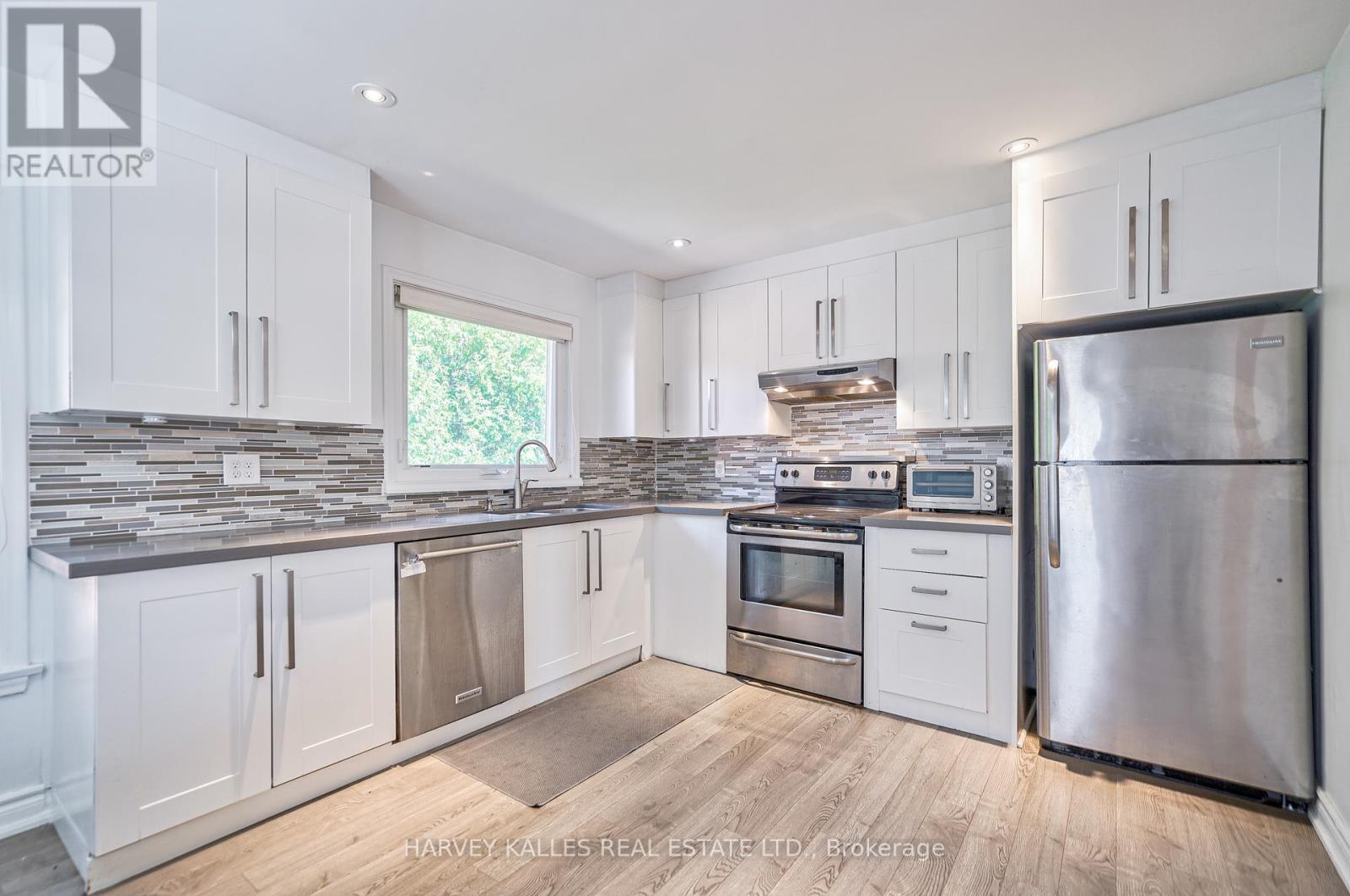 215 Searle Avenue, Toronto, Ontario  M3H 4B6 - Photo 15 - C12131044