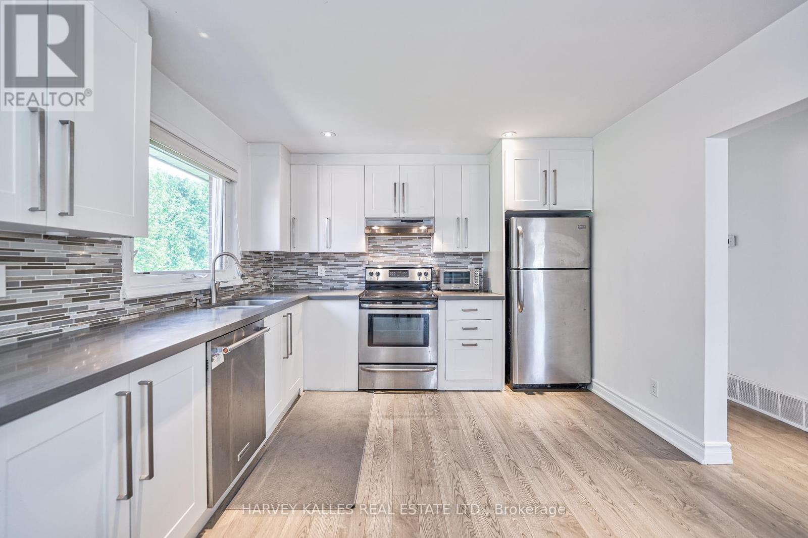 215 Searle Avenue, Toronto, Ontario  M3H 4B6 - Photo 16 - C12131044