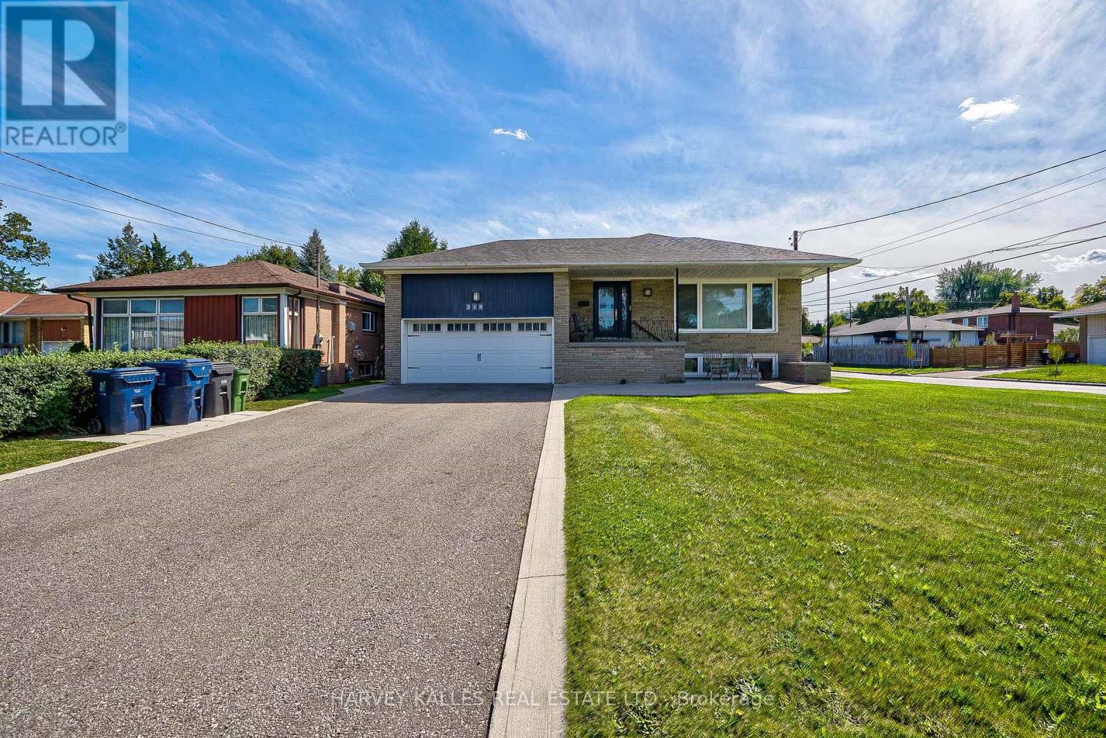 215 Searle Avenue, Toronto, Ontario  M3H 4B6 - Photo 2 - C12131044
