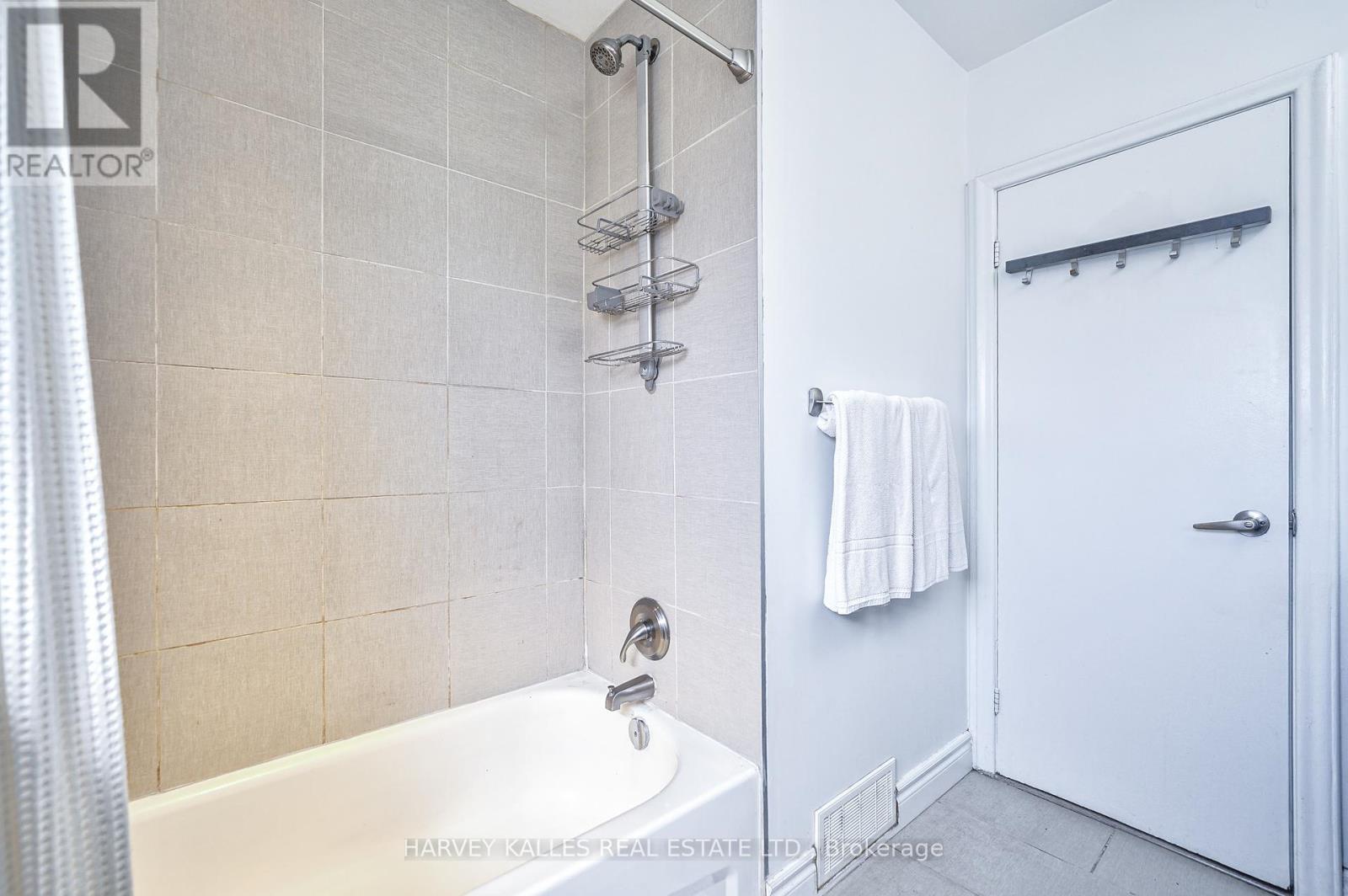 215 Searle Avenue, Toronto, Ontario  M3H 4B6 - Photo 26 - C12131044