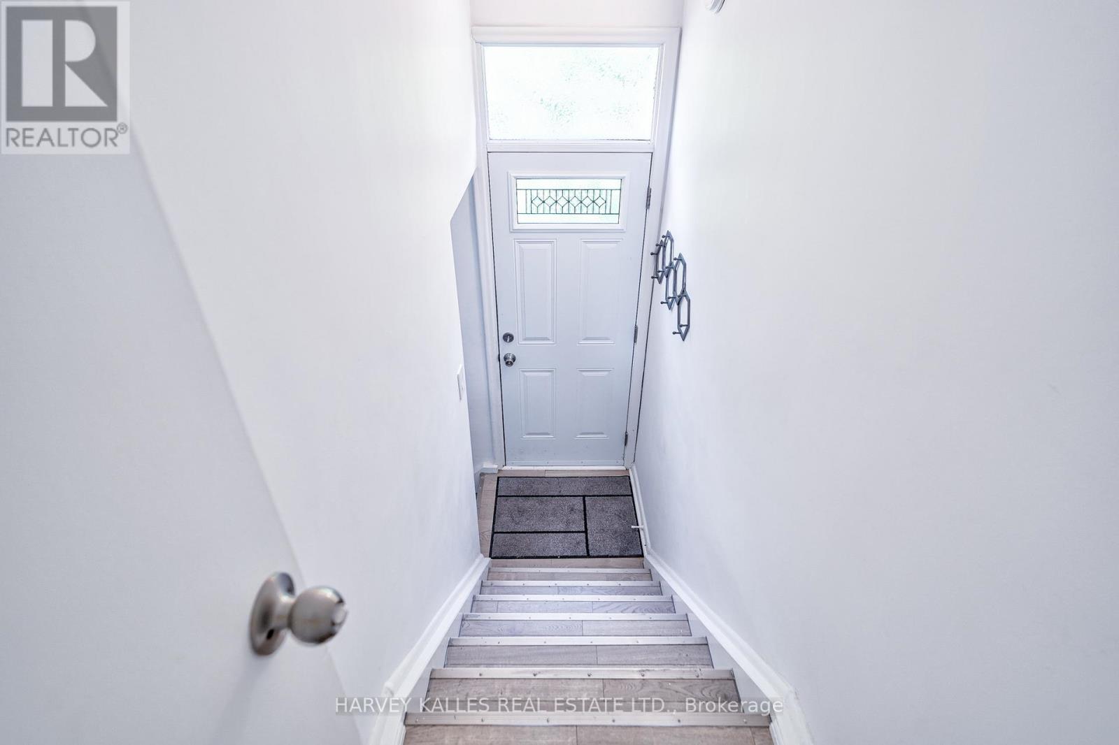 215 Searle Avenue, Toronto, Ontario  M3H 4B6 - Photo 27 - C12131044