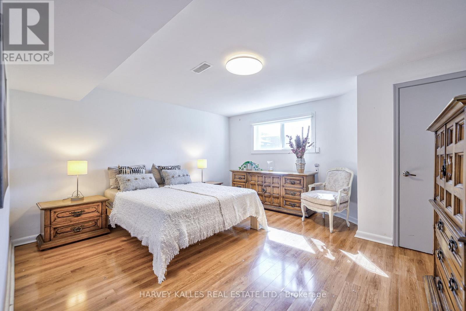 215 Searle Avenue, Toronto, Ontario  M3H 4B6 - Photo 33 - C12131044