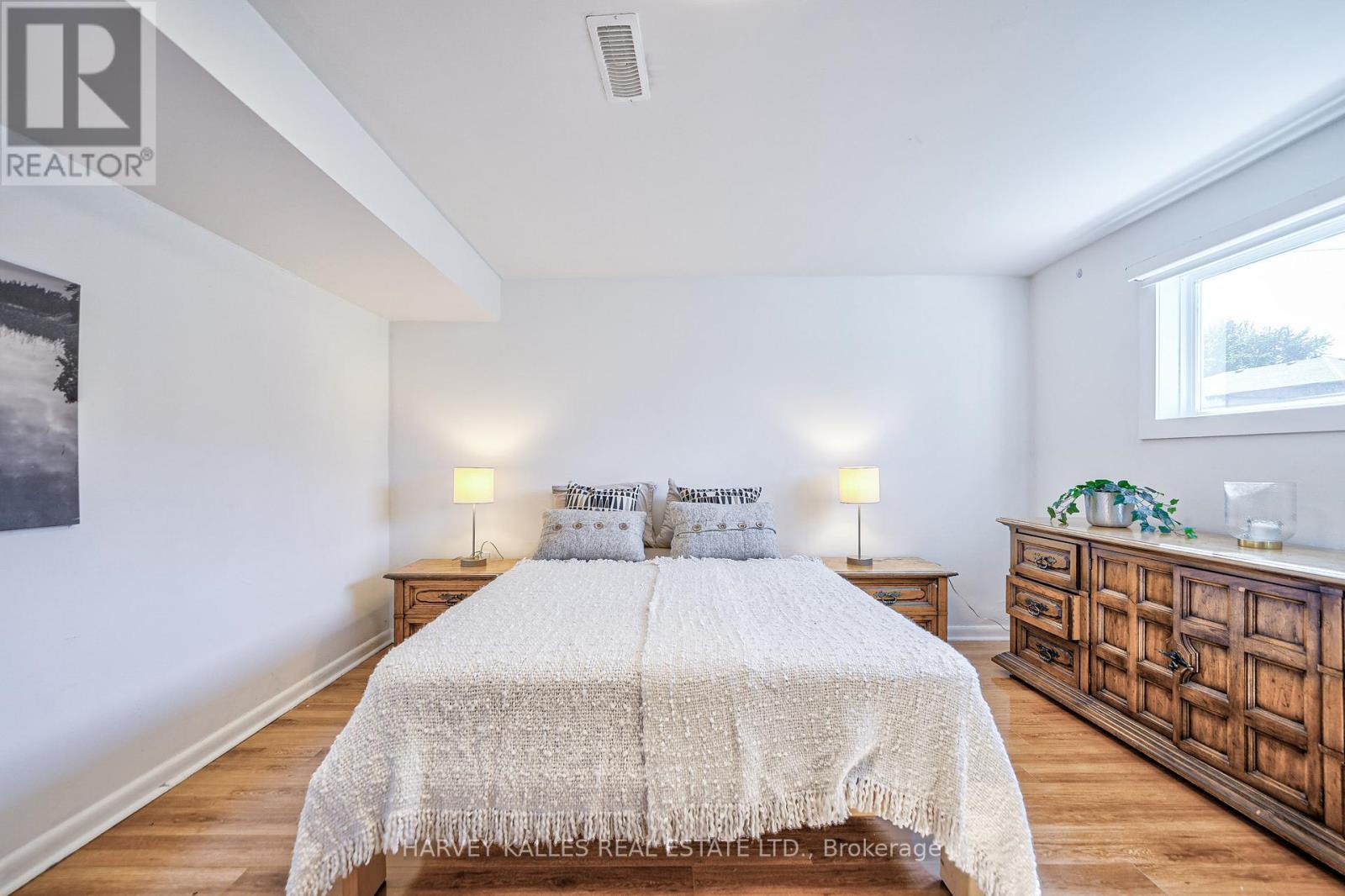 215 Searle Avenue, Toronto, Ontario  M3H 4B6 - Photo 34 - C12131044