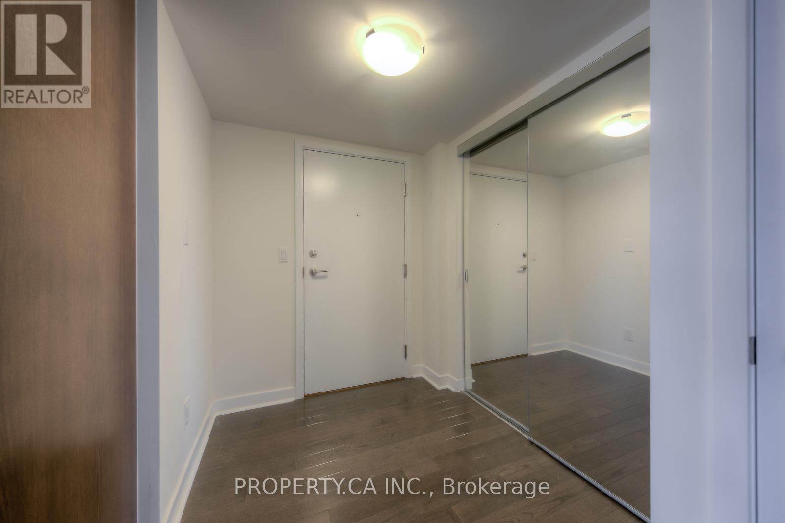 1406 - 295 Adelaide Street W, Toronto, Ontario  M5V 1P7 - Photo 11 - C12131079