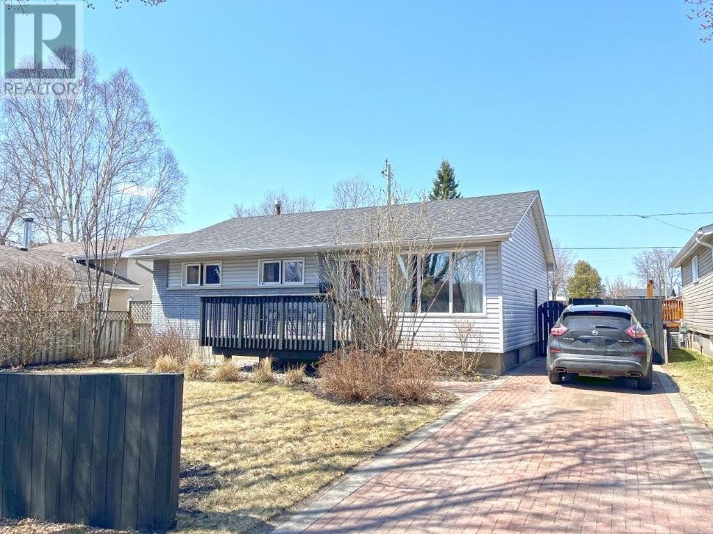218 Maple Ave, Thunder Bay, Ontario  P7B 4V5 - Photo 3 - TB251042