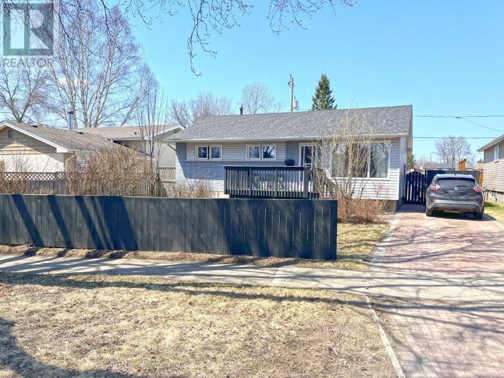 218 Maple Ave, Thunder Bay, Ontario  P7B 4V5 - Photo 2 - TB251042