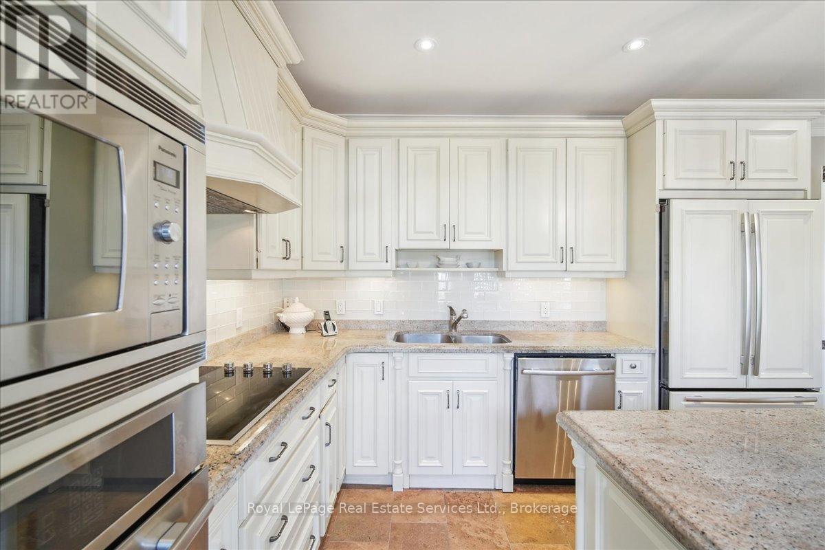 161 Dunn Street, Oakville, Ontario  L6J 3E4 - Photo 9 - W12131326