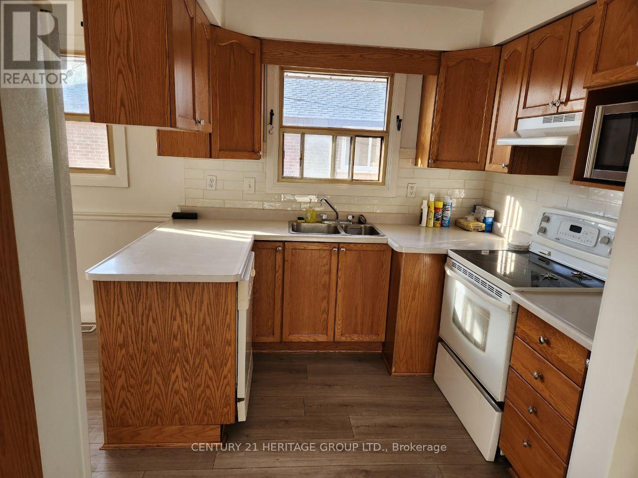 1465 Park Road S, Oshawa, Ontario  L1J 4K5 - Photo 3 - E12131093