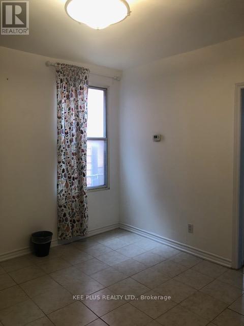 Main - 49 Marjory Avenue, Toronto, Ontario  M4M 2Y2 - Photo 5 - E12131202