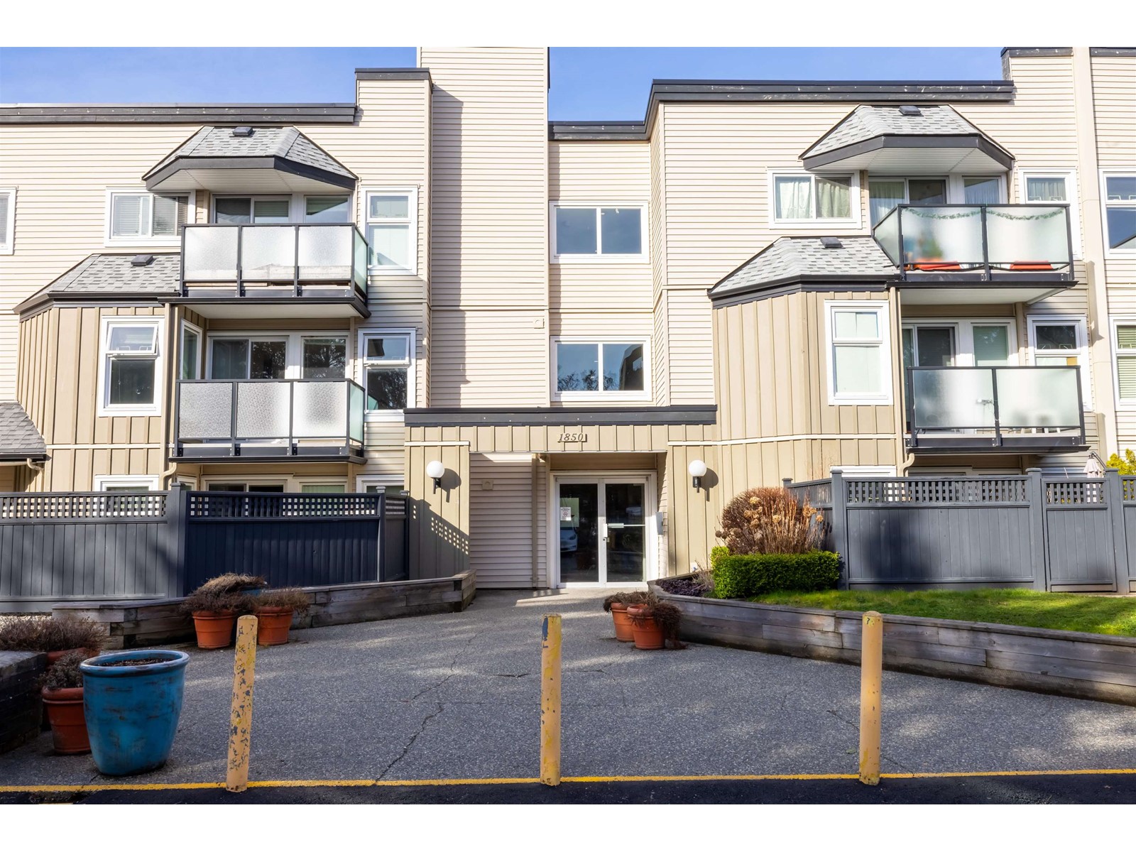 110 1850 E Southmere Crescent, Surrey, British Columbia  V4A 6Y6 - Photo 3 - R2998972