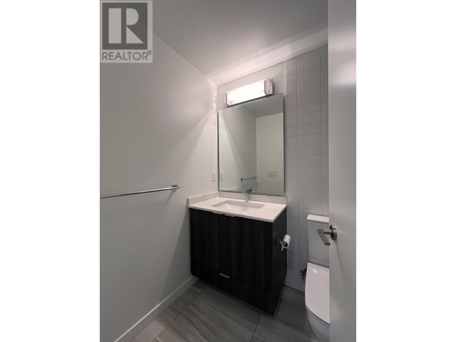 319 725 Marine Drive, North Vancouver, British Columbia  V7M 0G2 - Photo 8 - R2999657