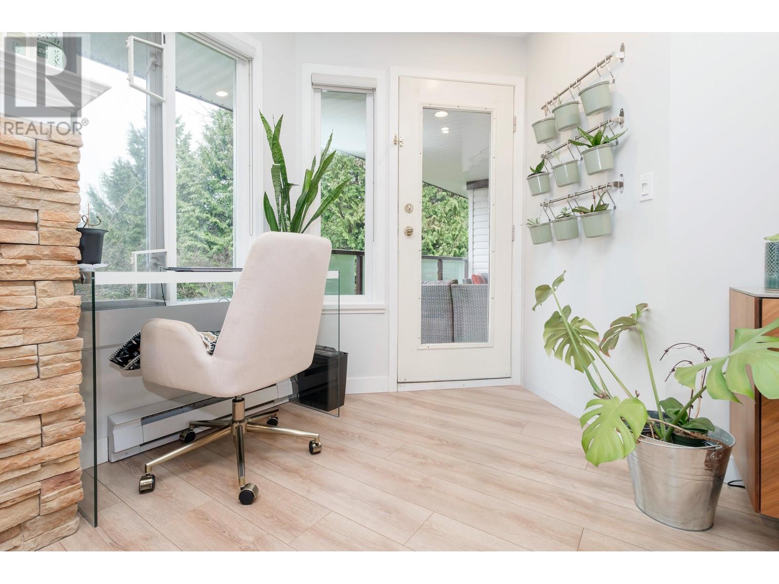 301 7139 18 Avenue, Burnaby, British Columbia  V3N 4Z3 - Photo 5 - R2999705