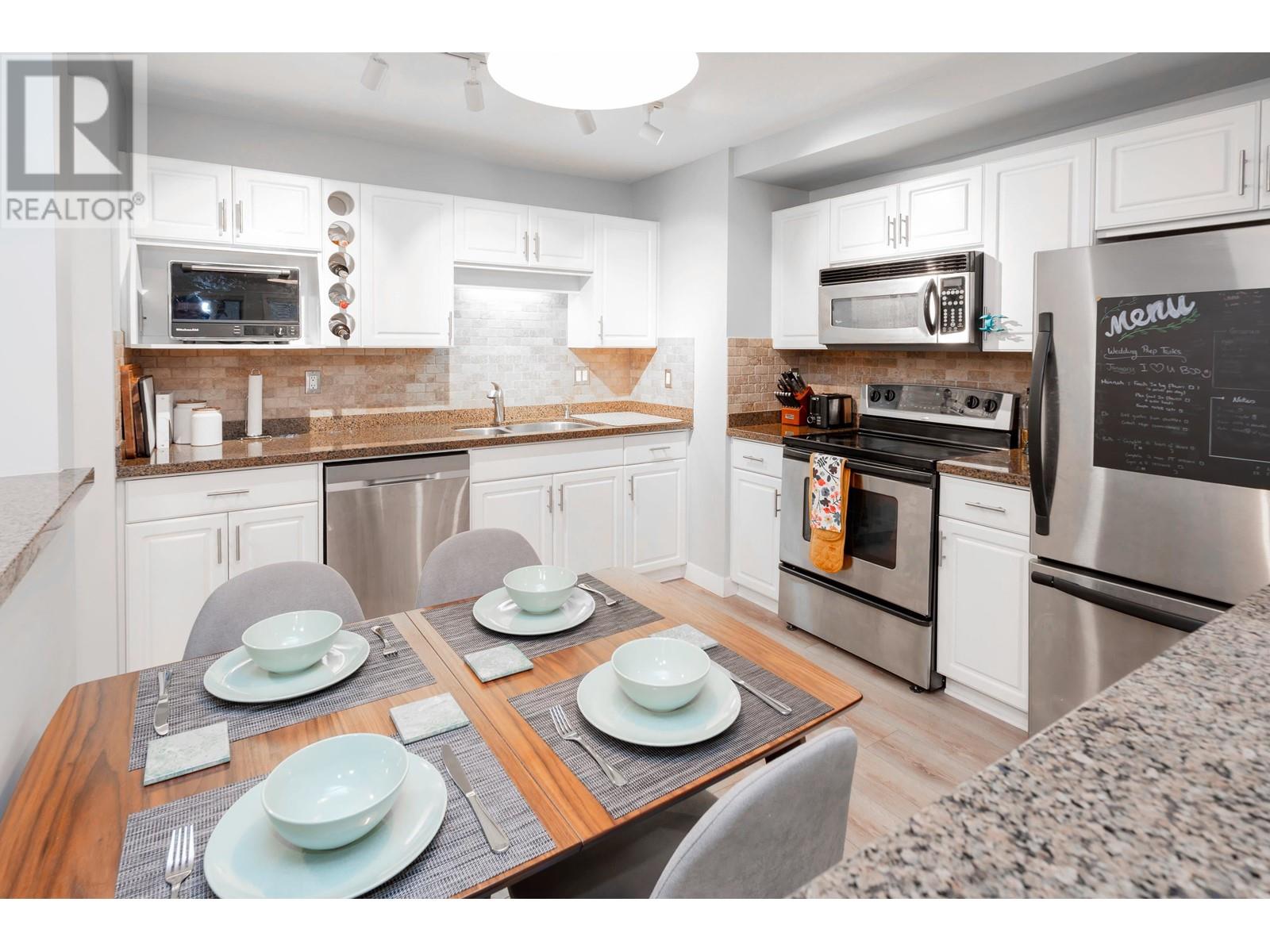 301 7139 18 Avenue, Burnaby, British Columbia  V3N 4Z3 - Photo 8 - R2999705