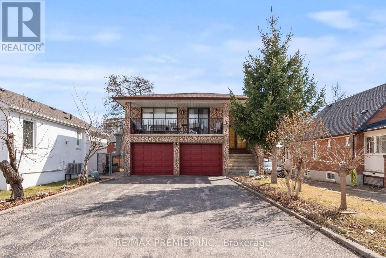 Property at 29 ELLERBY SQUARE N image 1