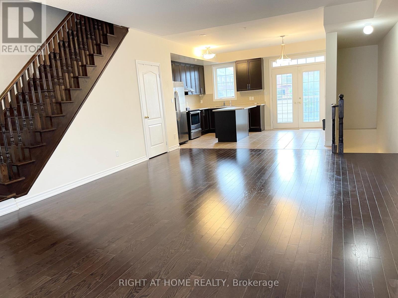 64 Cathedral High Street, Markham, Ontario  L6C 0P3 - Photo 3 - N12131106