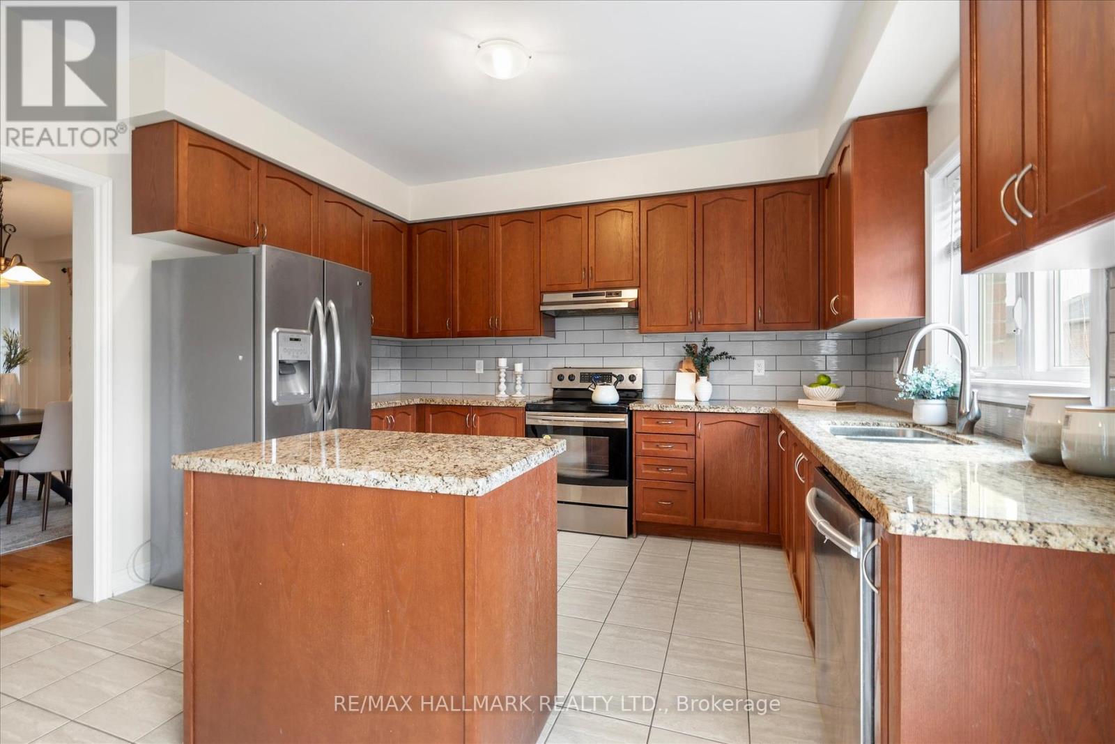 1377 Lormel Gate, Innisfil, Ontario  L0L 1W0 - Photo 14 - N12131183