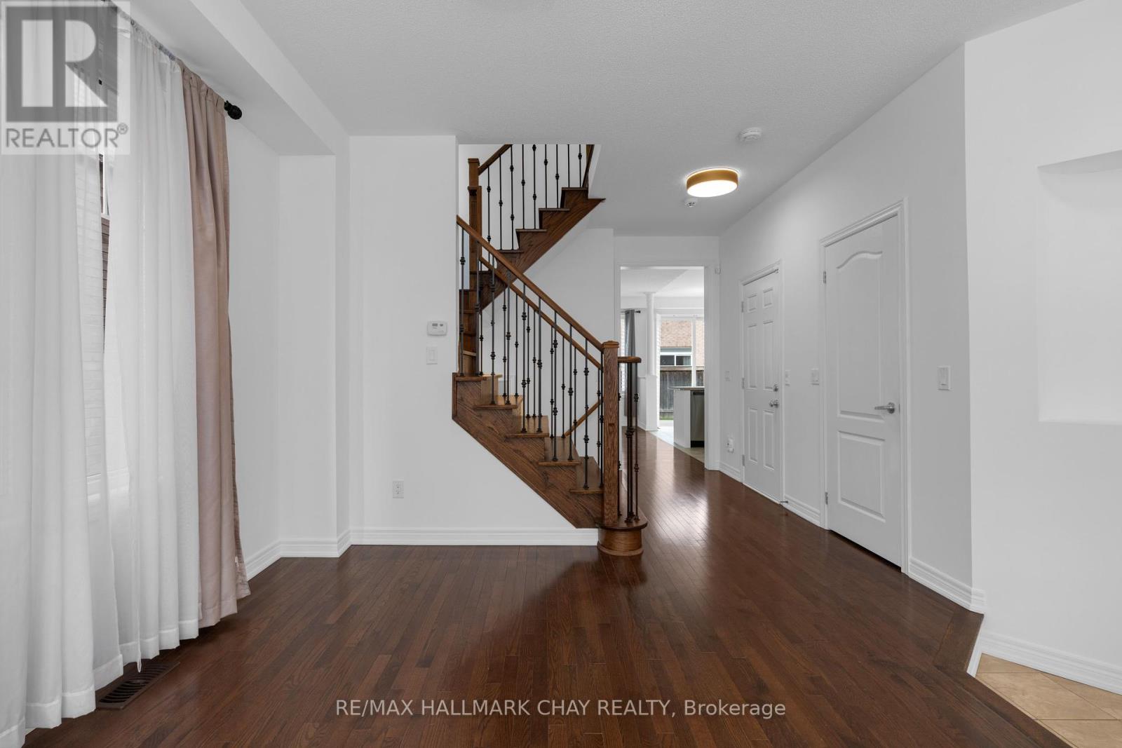 Property at 69 PAVLOVA CRESCENT image 5