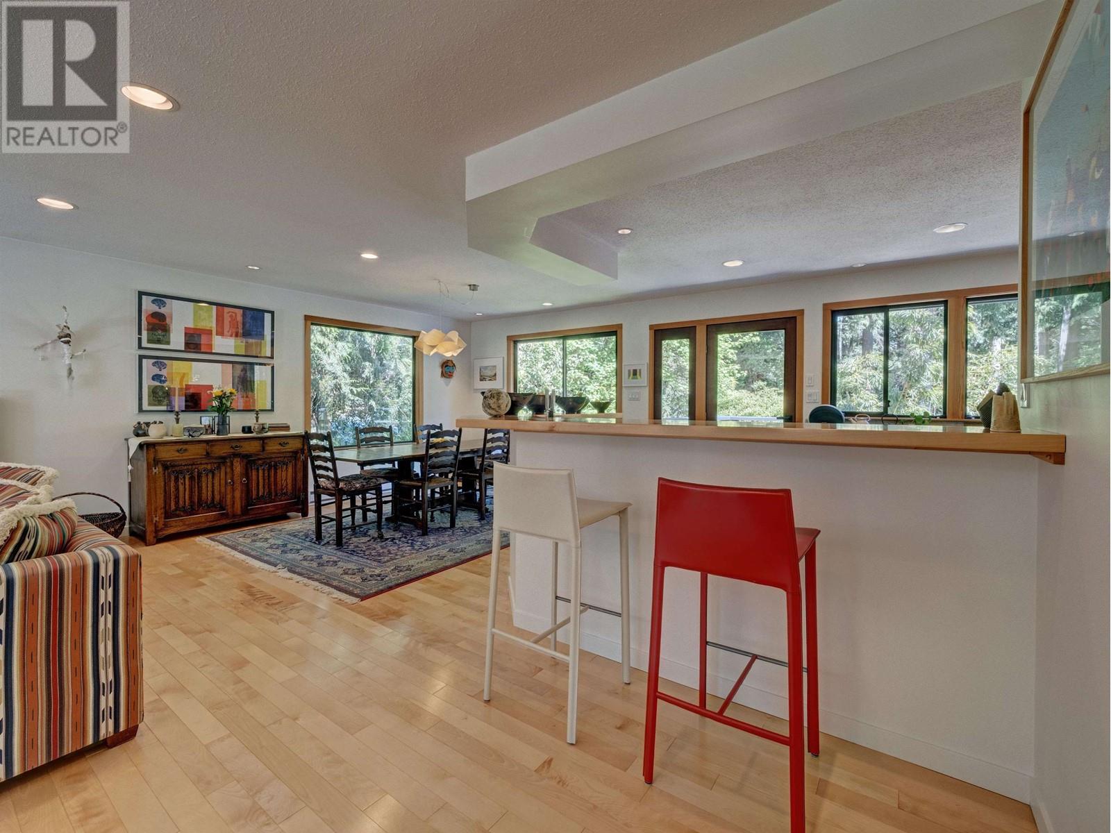 Property at 1506 HENDERSON AVENUE image 3