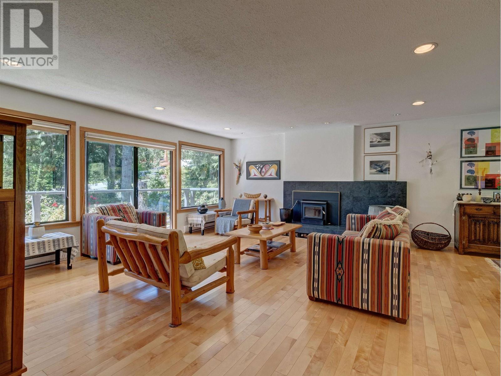 Property at 1506 HENDERSON AVENUE image 4