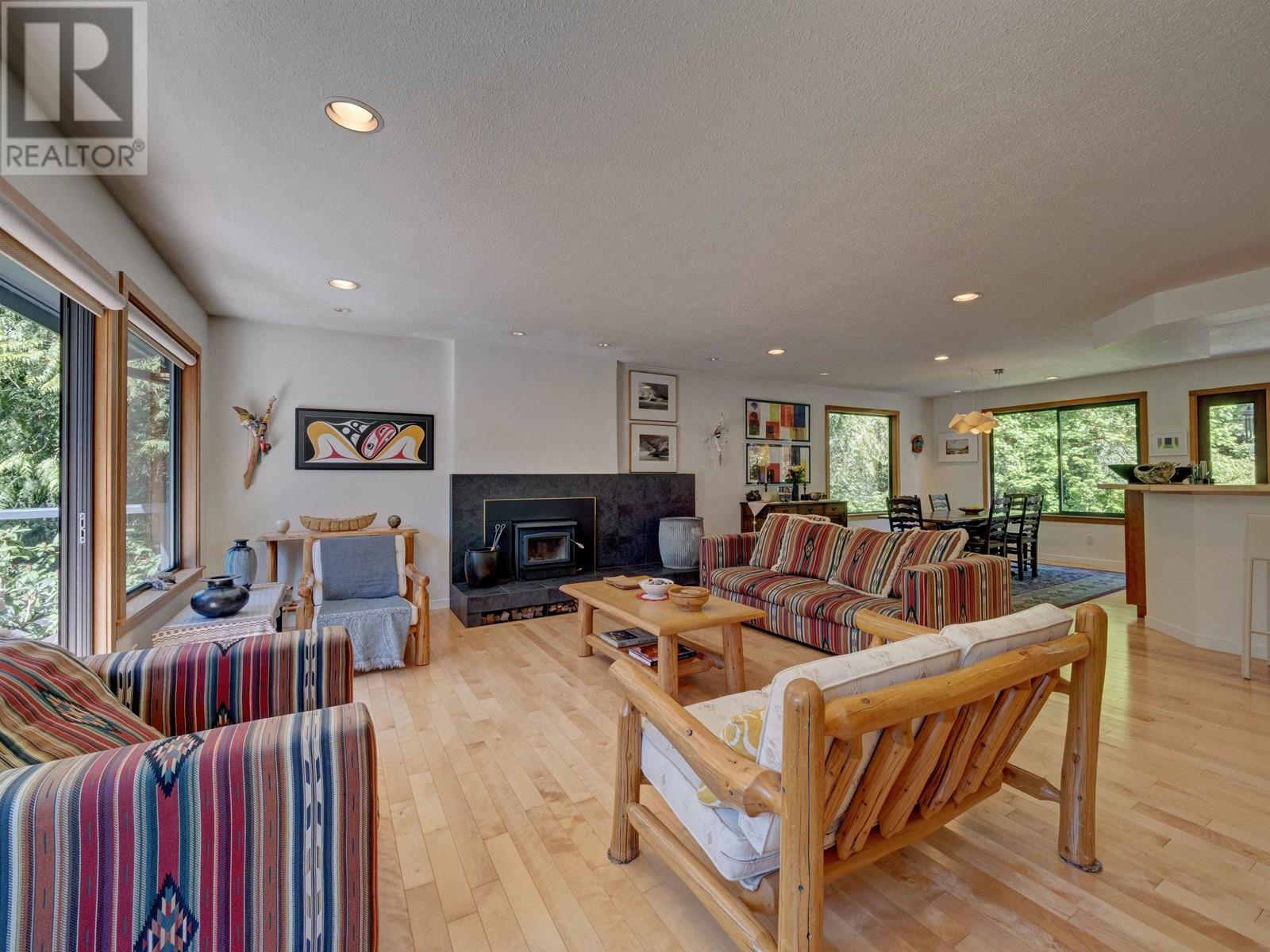 Property at 1506 HENDERSON AVENUE image 5