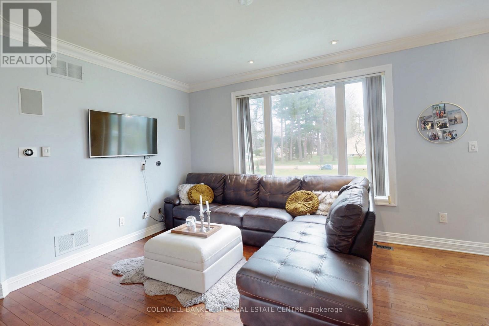 Property at 3276 TURNBULL DRIVE image 4
