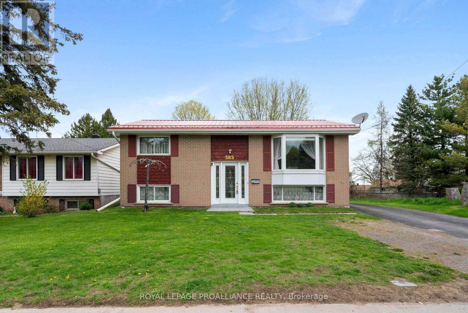 Property at 385 STEWART BOULEVARD image 1