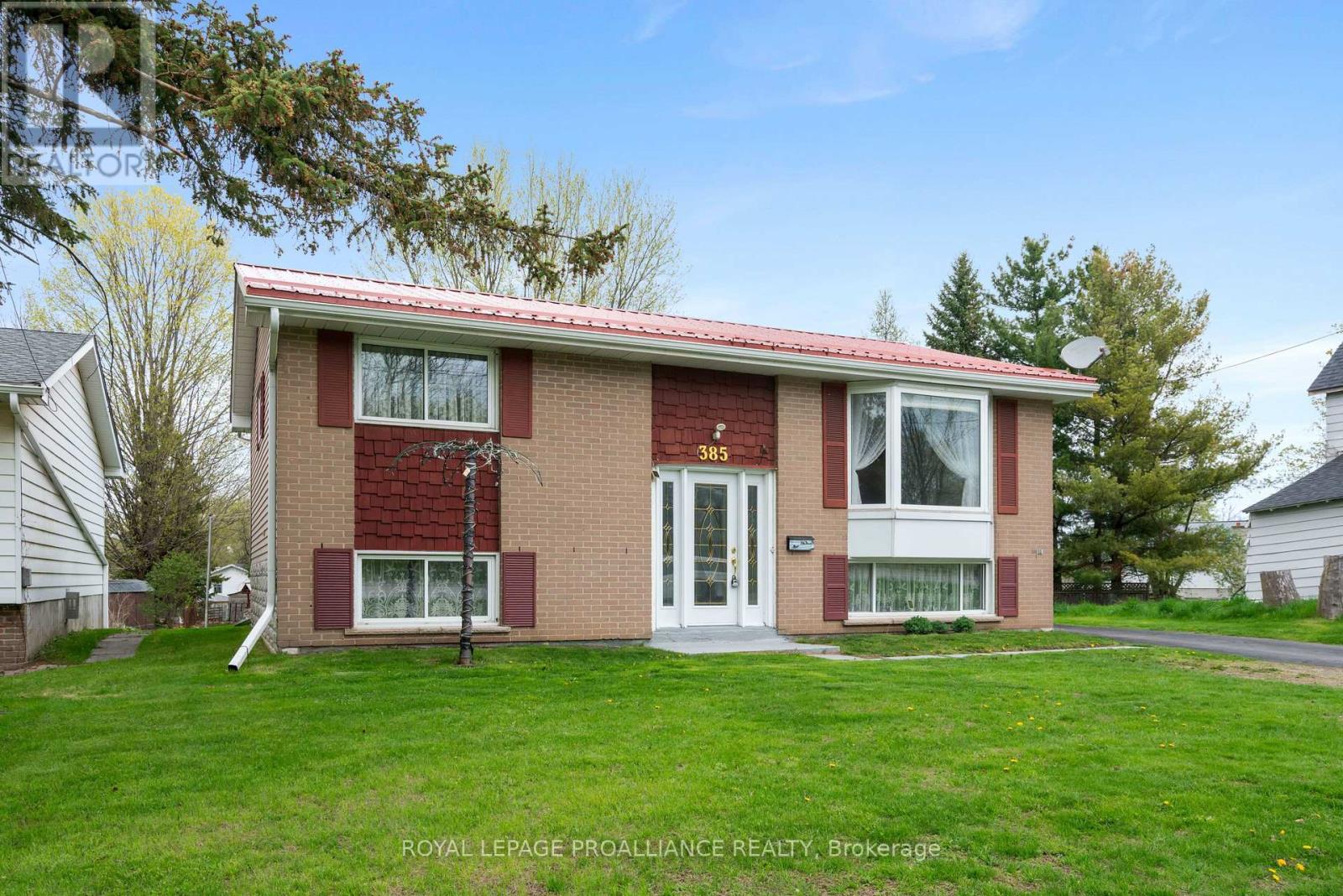 Property at 385 STEWART BOULEVARD image 4