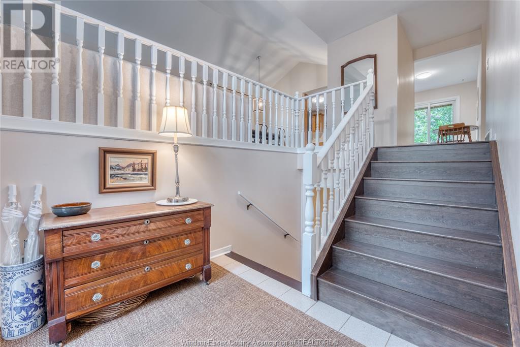 Property at 206 MAPLEWOOD DRIVE image 3