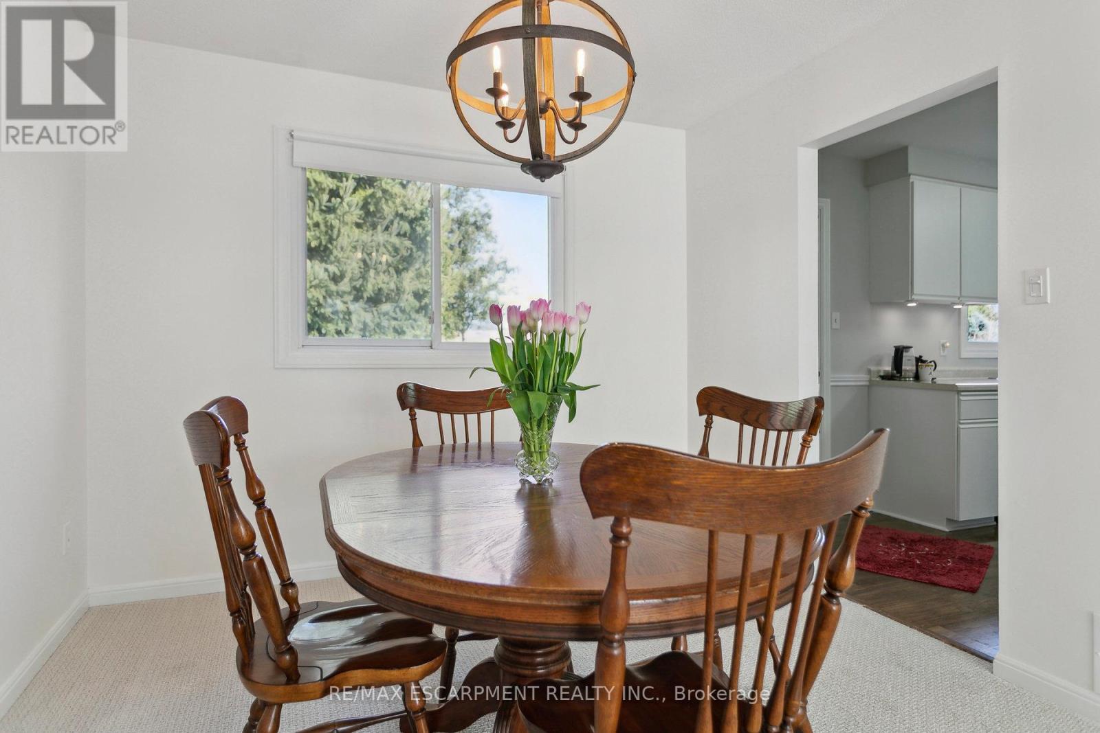 2187 Sandringham Drive, Burlington, Ontario  L7P 3E7 - Photo 12 - W12131078