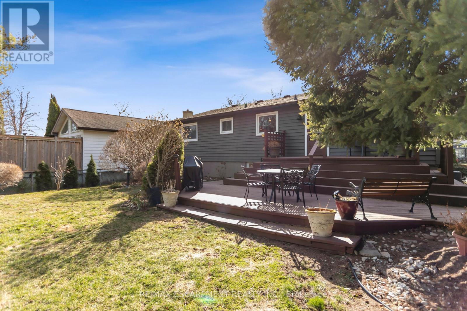 2187 Sandringham Drive, Burlington, Ontario  L7P 3E7 - Photo 20 - W12131078