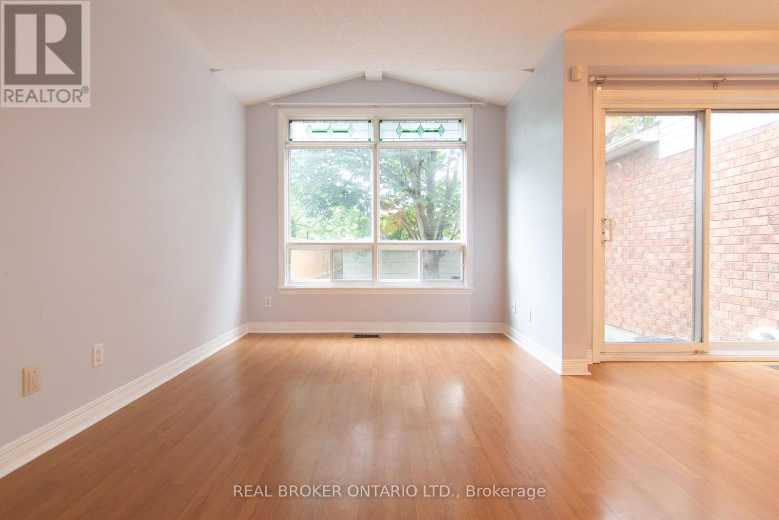 57 Locheland Crescent, Ottawa, Ontario  K2G 6H2 - Photo 12 - X12131318
