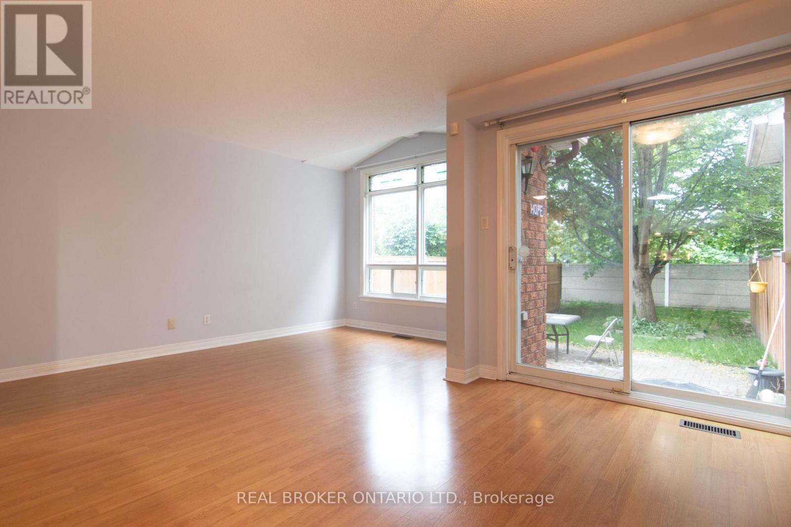 57 Locheland Crescent, Ottawa, Ontario  K2G 6H2 - Photo 5 - X12131318